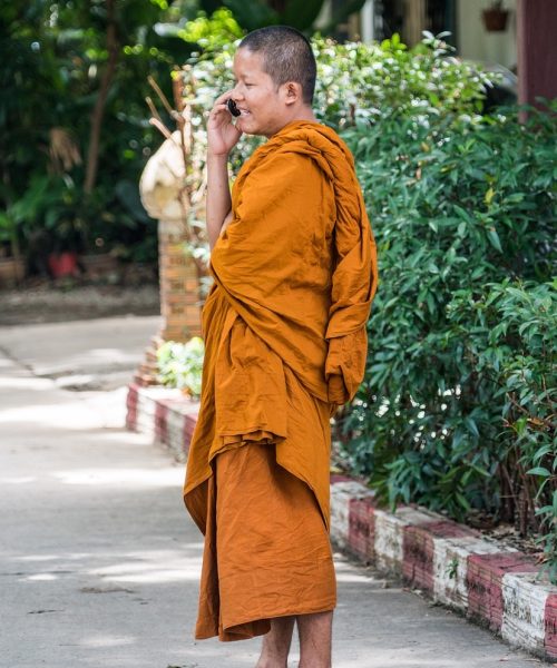 monk-1670927_1280 esim2