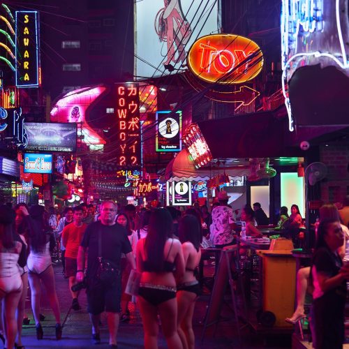 norbert-braun-oG7E63Dz3og-unsplash nightlife 1
